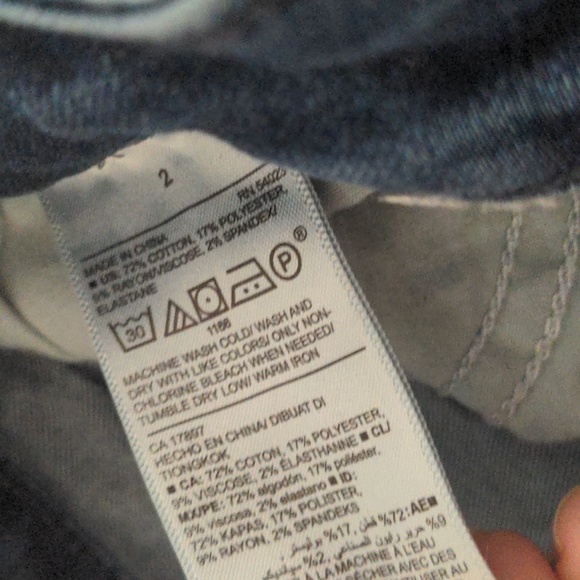 Old Navy. Comfy stretchy jeans size 2 - Picture 7 of 7